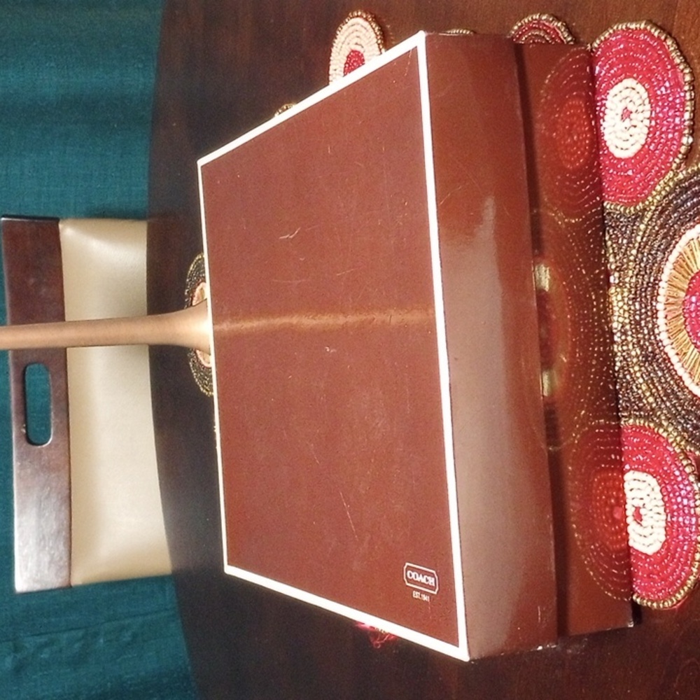 Vintage Coach Gift Box With Tissue - Picture 12 of 17